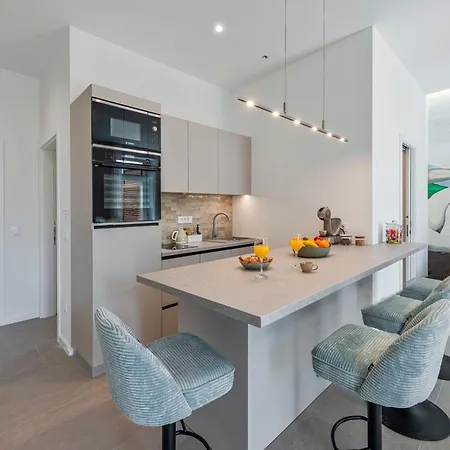 Adam And Cupid Apartman *