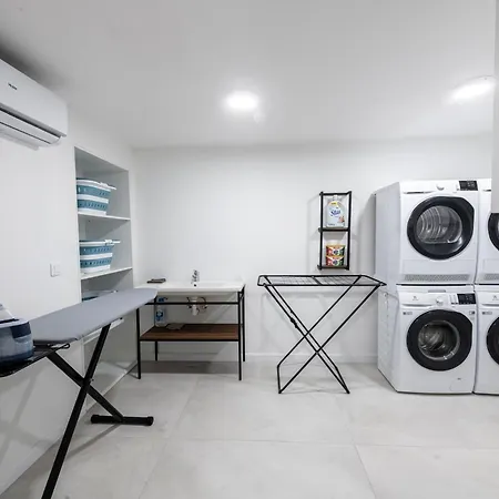 Adam And Cupid * דוברובניק