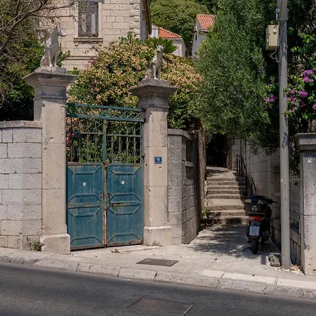 Adam And Cupid Apartman *