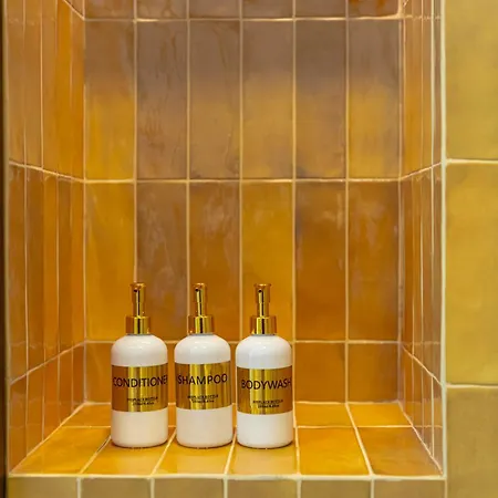 Adam And Cupid דירה