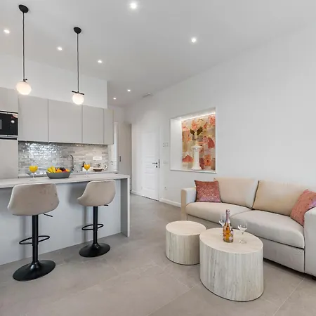 Adam And Cupid * דוברובניק