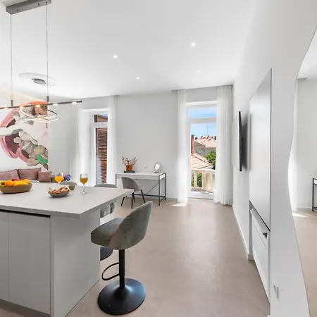 Adam And Cupid 아파트 *